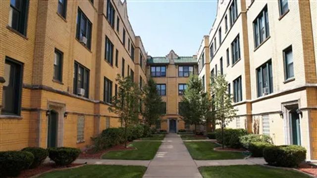 2338 N Spaulding Avenue G, Chicago, IL 60647