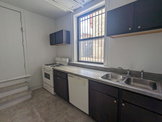 2338 N Spaulding Avenue G, Chicago, IL 60647
