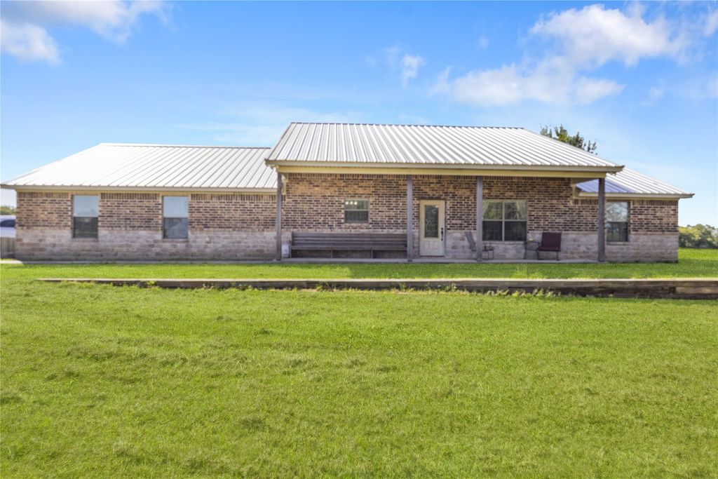 545 County Road 2798, Alvord, TX 76225
