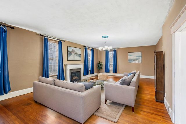 318 CENTER ST, Boonville, MO 65233