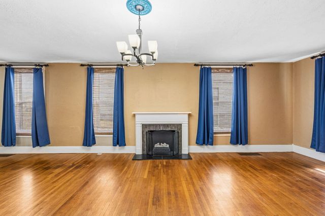 318 CENTER ST, Boonville, MO 65233