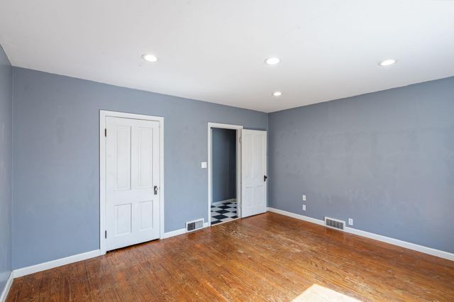 318 CENTER ST, Boonville, MO 65233