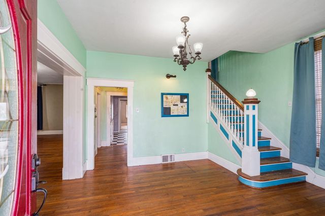 318 CENTER ST, Boonville, MO 65233