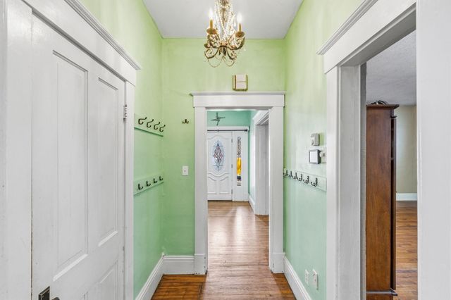 318 CENTER ST, Boonville, MO 65233