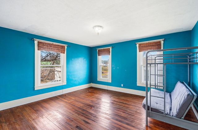 318 CENTER ST, Boonville, MO 65233