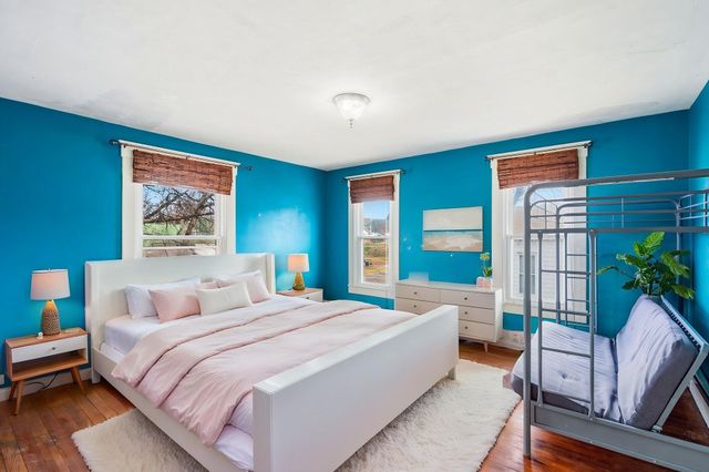 318 CENTER ST, Boonville, MO 65233