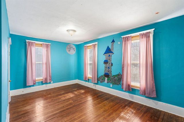 318 CENTER ST, Boonville, MO 65233