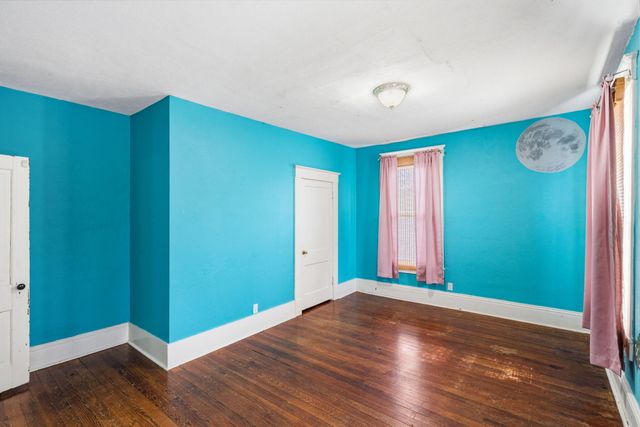 318 CENTER ST, Boonville, MO 65233