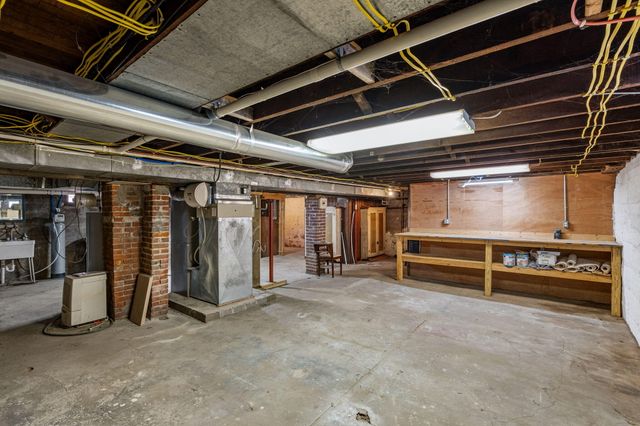 318 CENTER ST, Boonville, MO 65233