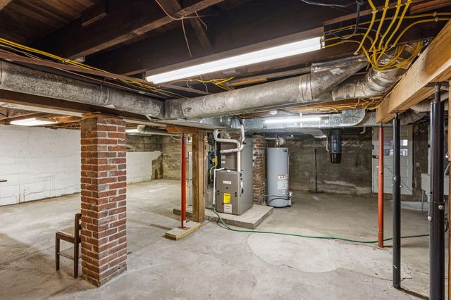 318 CENTER ST, Boonville, MO 65233