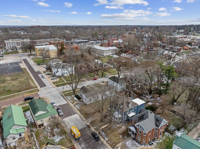 318 CENTER ST, Boonville, MO 65233