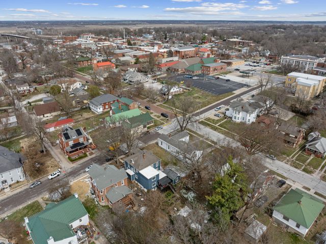 318 CENTER ST, Boonville, MO 65233