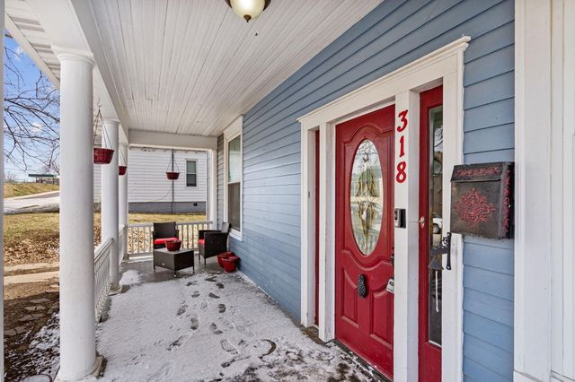 318 CENTER ST, Boonville, MO 65233