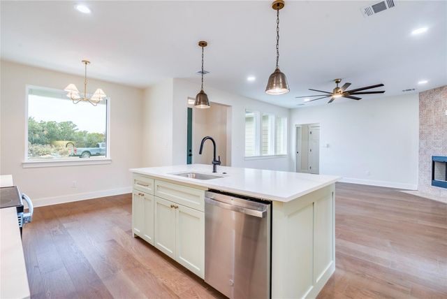 10 Mesquite TRL, Wimberley, TX 78676