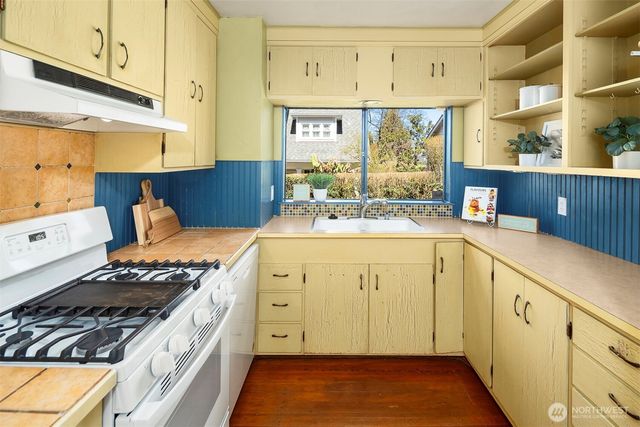 4710 42nd Avenue S, Seattle, WA 98118