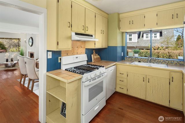 4710 42nd Avenue S, Seattle, WA 98118