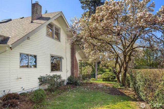 4710 42nd Avenue S, Seattle, WA 98118