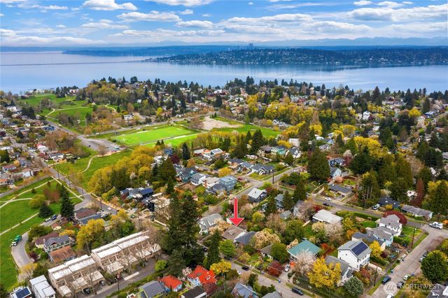 4710 42nd Avenue S, Seattle, WA 98118