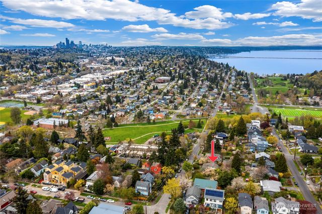 4710 42nd Avenue S, Seattle, WA 98118