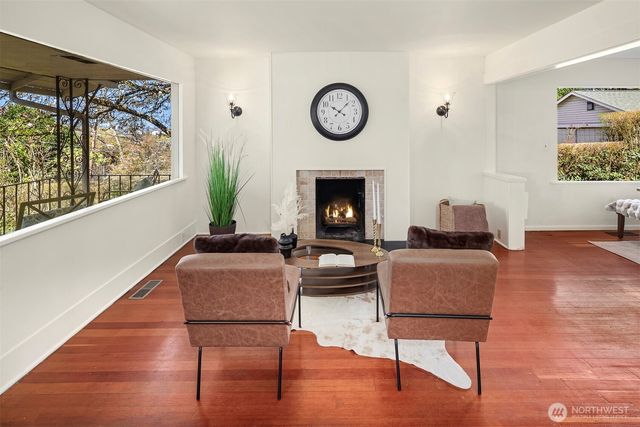 4710 42nd Avenue S, Seattle, WA 98118