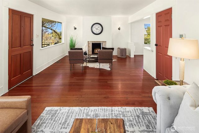 4710 42nd Avenue S, Seattle, WA 98118