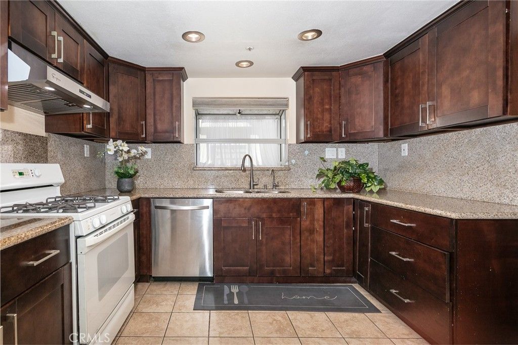 Image 20 of property listing at 1097 S Marguerita Avenue D, Alhambra, CA 91803