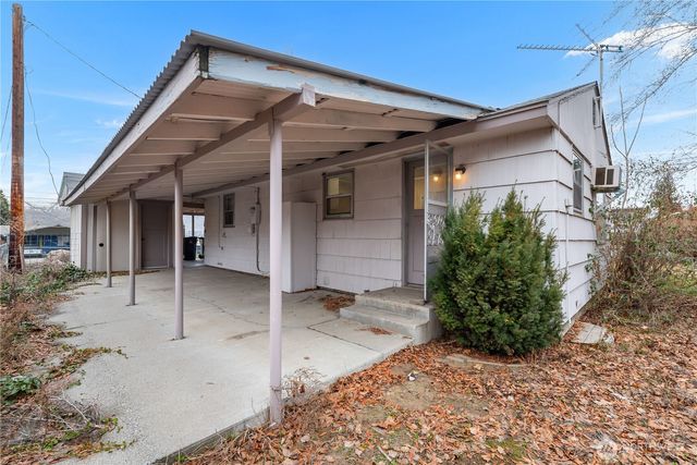 1100 3rd Street, East Wenatchee, WA 98802