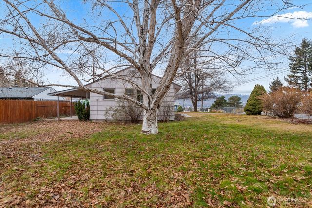 1100 3rd Street, East Wenatchee, WA 98802