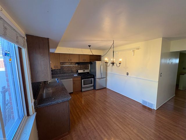 4639 Bernice Avenue, Warren, MI 48091