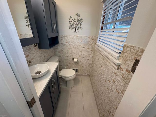 4639 Bernice Avenue, Warren, MI 48091