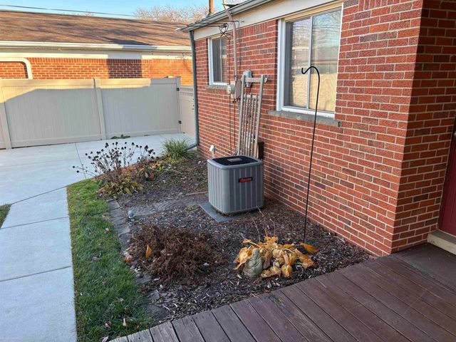 4639 Bernice Avenue, Warren, MI 48091