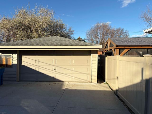 4639 Bernice Avenue, Warren, MI 48091