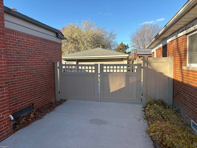 4639 Bernice Avenue, Warren, MI 48091