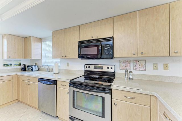 9417 KINGSTON DRIVE 9417, Bradenton, FL 34210