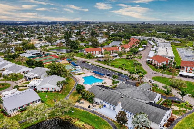 9417 KINGSTON DRIVE 9417, Bradenton, FL 34210