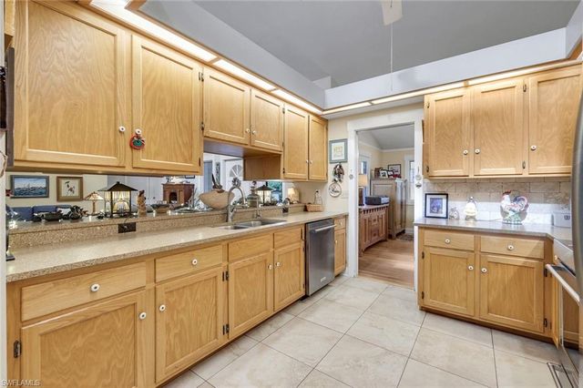 4420 7th AVE SW, Naples, FL 34119