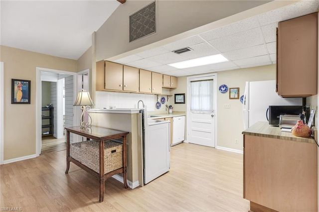 4420 7th AVE SW, Naples, FL 34119