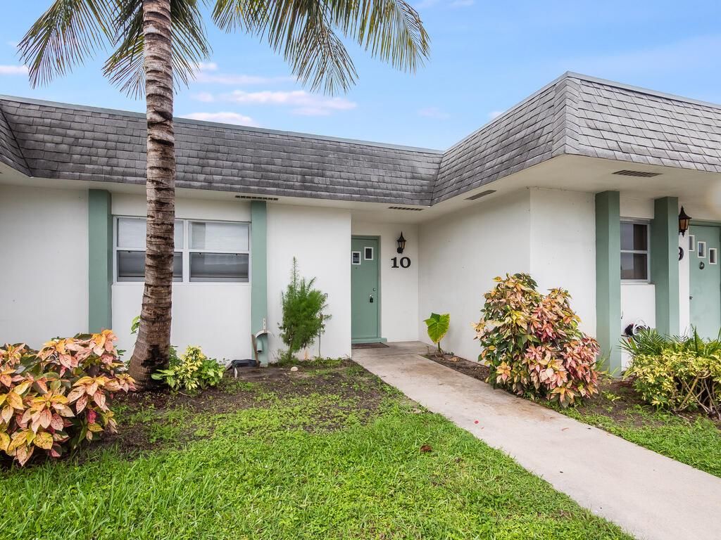 2638 E Gately Drive 10, West Palm Beach, FL 33415