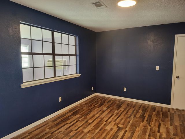 1101 22nd Place SW, Miami, OK 74354