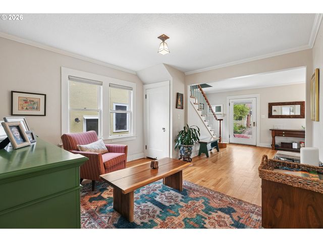 631 Ne 43RD Ave, Portland, OR 97213