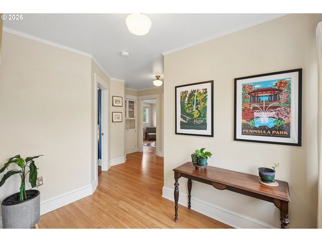 631 Ne 43RD Ave, Portland, OR 97213