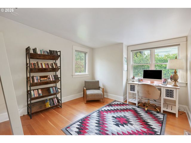 631 Ne 43RD Ave, Portland, OR 97213