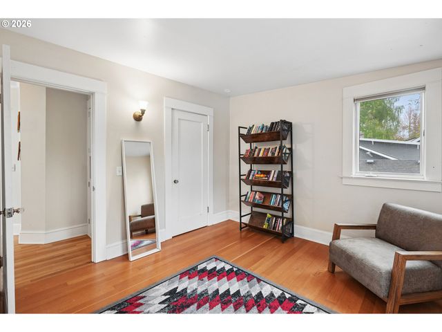 631 Ne 43RD Ave, Portland, OR 97213