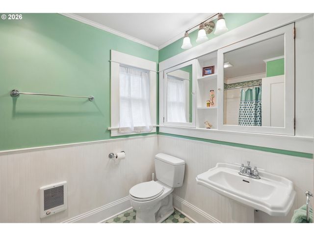 631 Ne 43RD Ave, Portland, OR 97213