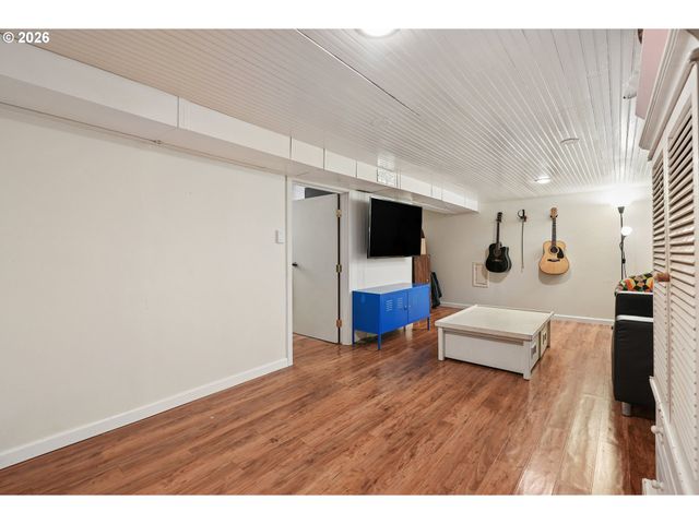 631 Ne 43RD Ave, Portland, OR 97213