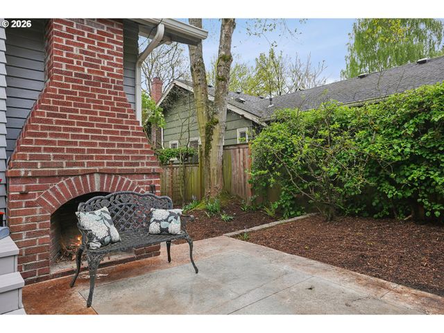 631 Ne 43RD Ave, Portland, OR 97213