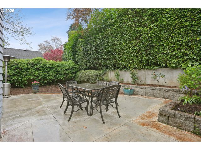 631 Ne 43RD Ave, Portland, OR 97213