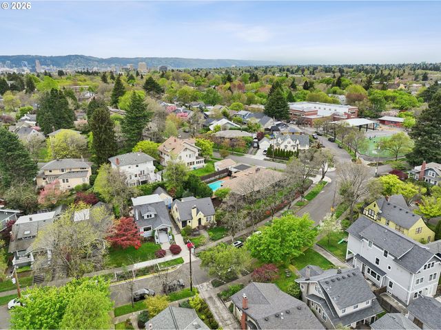 631 Ne 43RD Ave, Portland, OR 97213