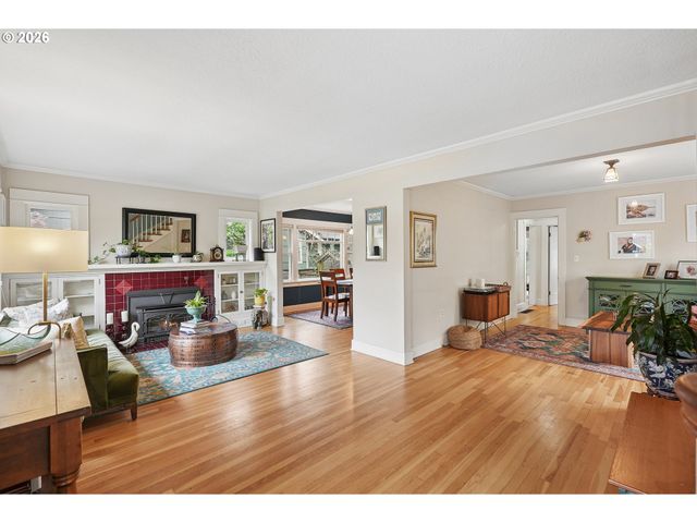 631 Ne 43RD Ave, Portland, OR 97213