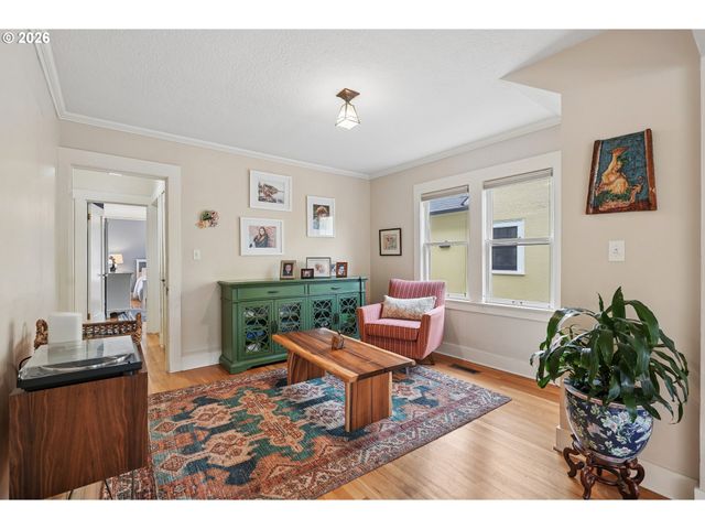 631 Ne 43RD Ave, Portland, OR 97213